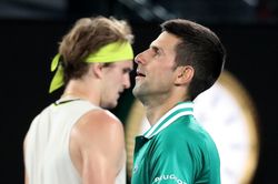 Djokovic ngược dòng trước Zverev tại tứ kết Australian Open