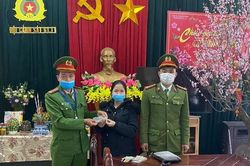 Đánh rơi hơn 1 cây vàng, cô gái may mắn được nhận lại