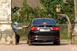 Nghệ An: Loạn giá vé gửi xe tại các đền chùa đầu năm mới