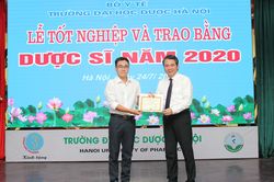 Thủ khoa trường Dược và giấc mơ đưa vỏ củ hành từ thùng rác vào thuốc