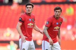'Man Utd không thể vô địch với Maguire và Lindelof'