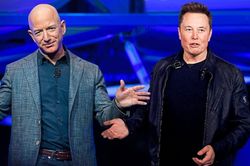 Elon Musk mất ngôi người giàu nhất thế giới