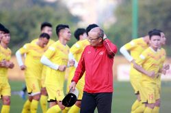 Tuyển Việt Nam: Chuyện mới, chuyện cũ