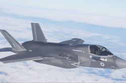 Israel thông qua kế hoạch mua cả phi đội chiến đấu cơ tàng hình F-35 của Mỹ; Nhà Trắng dừng hợp đồng với Saudi Arabia và UAE