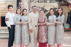 Hòa Minzy hiếm hoi đăng ảnh đại gia đình, nhiều người nhận làm em dâu vì diện mạo cậu út