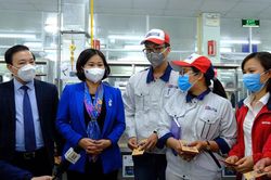 Hăng say sản xuất kinh doanh, nỗ lực làm tốt công tác phòng, chống dịch Covid-19
