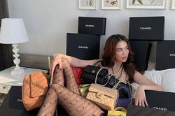 'Nối gót' Chi Pu, Ngọc Trinh mặc quần tất không nội y đậm chất 18+