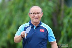 Việt Nam không đăng cai vòng loại World Cup, thầy Park hết cách ly