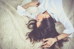 3 thời điểm mà phụ nữ cảm thấy cô đơn nhất, đàn ông càng dửng dưng càng dễ mất vợ