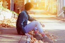 Tôi phát điên lên khi biết con trai mang cả gia sản đi trả nợ thay cho gia đình người yêu