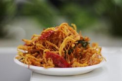 Cách làm khô gà lá chanh nhâm nhi đầu xuân