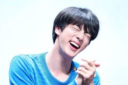 Chết cười với thói quen ngộ nghĩnh của Jin BTS