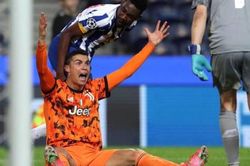 Ronaldo bị chỉ trích ích kỷ, chỉ nghĩ đến bản thân