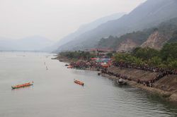Sôi nổi Lễ hội đua thuyền đuôi én của người Thái trắng