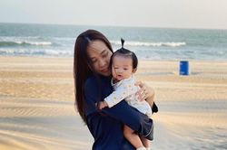 Bị chồng lộ mặt mộc kém sắc, Đàm Thu Trang 'phục thù' bằng ảnh khác một trời một vực