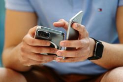Bloomberg: Apple đang phát triển một phụ kiện chưa từng có cho iPhone