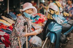'Bây giờ và ở đây' hay vài chuyện nhỏ ngày xuân muộn