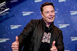 Tesla có thể đã lời 800 triệu USD nhờ mua Bitcoin
