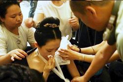 Chương Tử Di bị thương trên phim trường
