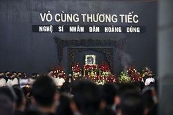 Lễ tang NSND Hoàng Dũng rút ngắn thời gian tổ chức, đông đảo bạn bè, người hâm mộ đưa tiễn ông