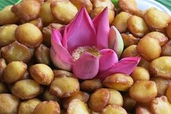 Đời sau của hạt gạo sinh lại trong bánh dân gian