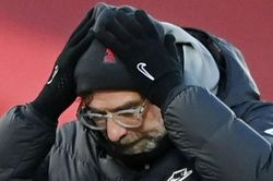 Liverpool thua trận thứ tư liên tiếp ở Premier League
