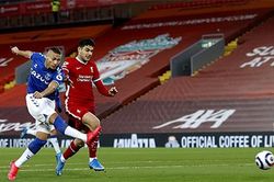 Sai lầm của tân binh Kabak, khiến Liverpool mất điểm