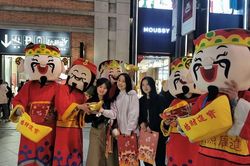 Ngày Thần Tài ở Trung Quốc là ngày nào, người dân thường làm gì?