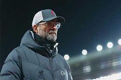 HLV Klopp nói gì khi Liverpool thua trận thứ 4 liên tiếp?