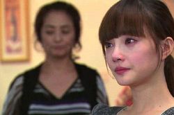 Mẹ chồng cay mắt khi bắt gặp con dâu ngoan hiền trong nhà nghỉ