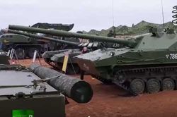 CLIP: 'Lóa mắt' trước căn cứ quân sự khổng lồ của Nga với loạt hệ thống tên lửa tối tân