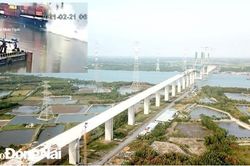Tàu hàng mất lái tông vào trụ cầu Phước Khánh thuộc đường cao tốc Bến Lức - Long Thành