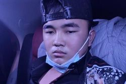 Xịt dầu gió cướp tài sản của lái xe taxi công nghệ
