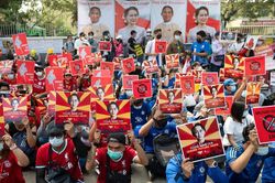 Người biểu tình Myanmar kêu gọi tổng đình công