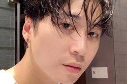 Karik hết ăn chơi?