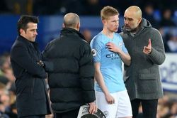 De Bruyne hoãn gia hạn, Pep Guardiola cảnh báo gắt