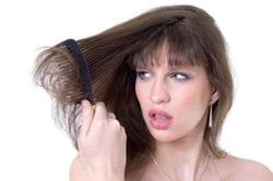 Thấy tóc có dấu hiệu này bạn cần đi khám ngay lập tức