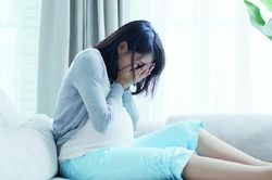 Chồng chẳng đoái hoài gì đến vợ sau khi sinh con