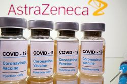 Việt Nam đang đàm phán nhập khẩu thêm vaccine COVID-19