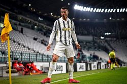 Lập cú đúp trên không, Ronaldo qua mặt Lukaku ở Serie A