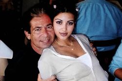 Kim Kardashian đăng bài về bố lên Instagram sau đệ đơn ly hôn: Rất nhiều để nói...