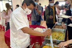 'Thù lao' 60 triệu nửa giờ 'bồi bàn' của ông Đoàn Ngọc Hải dành xây nhà cho người nghèo