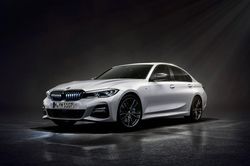 BMW ra mắt 330i Iconic Edition 2021 phiên bản giới hạn
