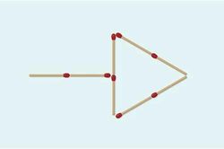 Thách thức trí não 5 giây: Đố bạn di chuyển 4 que diêm để xếp thành 2 hình tam giác