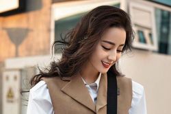 Sau tin đồn 'tái hợp' Hoàng Cảnh Du, Địch Lệ Nhiệt Ba khoe thân hình bốc lửa