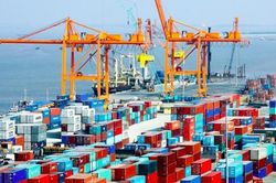 Đến 15/2, Việt Nam xuất siêu 2,76 tỷ USD