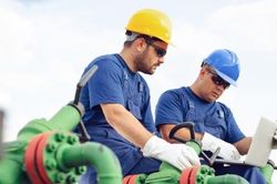 Goldman Sachs dự báo giá dầu mỏ sớm vượt 75 USD