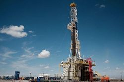 Giá dầu thế giới tăng gần 4%