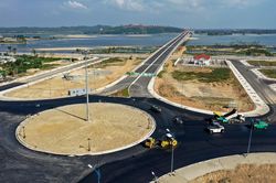 Cầu 2.200 tỷ chưa thể sử dụng sau 4 tháng thông xe kỹ thuật