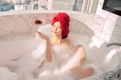Phim 'Bố già', 'Gái già lắm chiêu V' có lịch chiếu mới